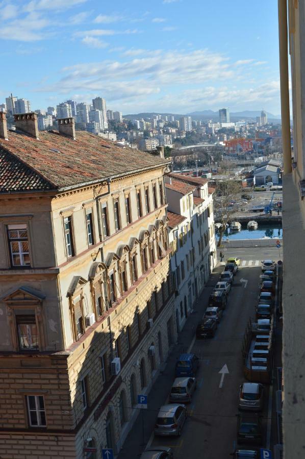 Apartments Budin Adri & Robi Rijeka City Center エクステリア 写真